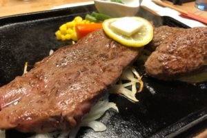 万葉楼のステーキとほろほろハンバーグ【アイキャッチ用】